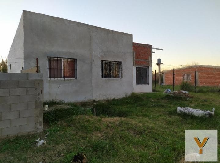 Casa a Terminar en Venta - 2 Dorm. 1 Baño - Patio - 390 m² - Carlos Spegazzini - 4