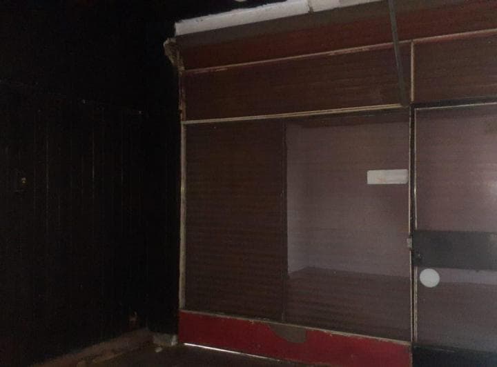 Local. | Brandsen Al 400 - 2