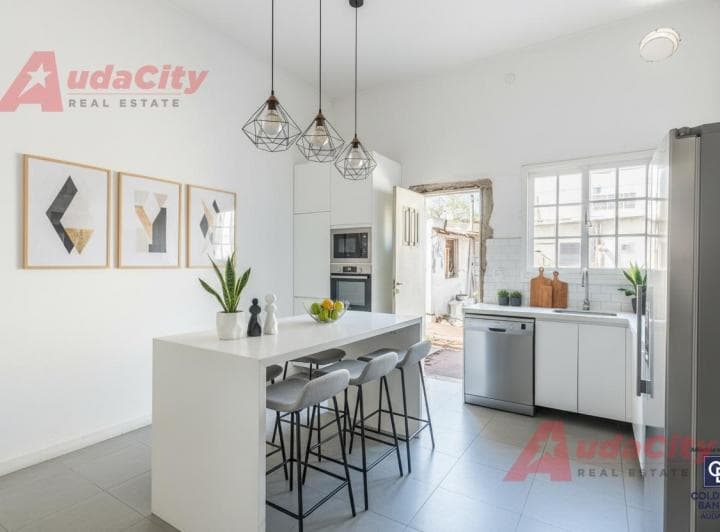 Casa 3 Ambientes en Venta en Moron - 2
