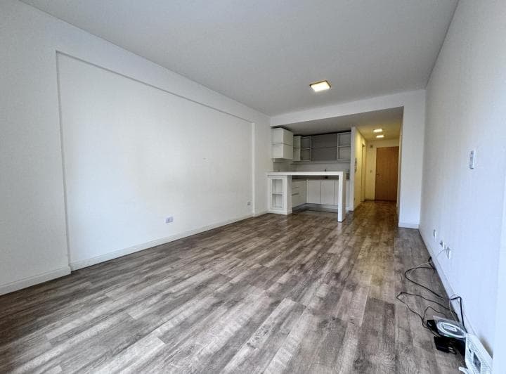 Alquiler Apto Profesional Vivienda Oficina Consultorio Showroom Libertador y Sucre0 - 4