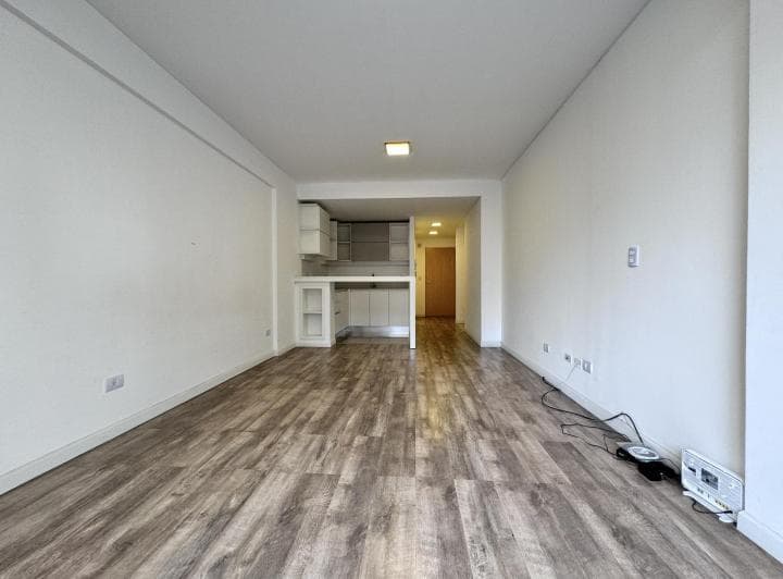 Alquiler Apto Profesional Vivienda Oficina Consultorio Showroom Libertador y Sucre0 - 2
