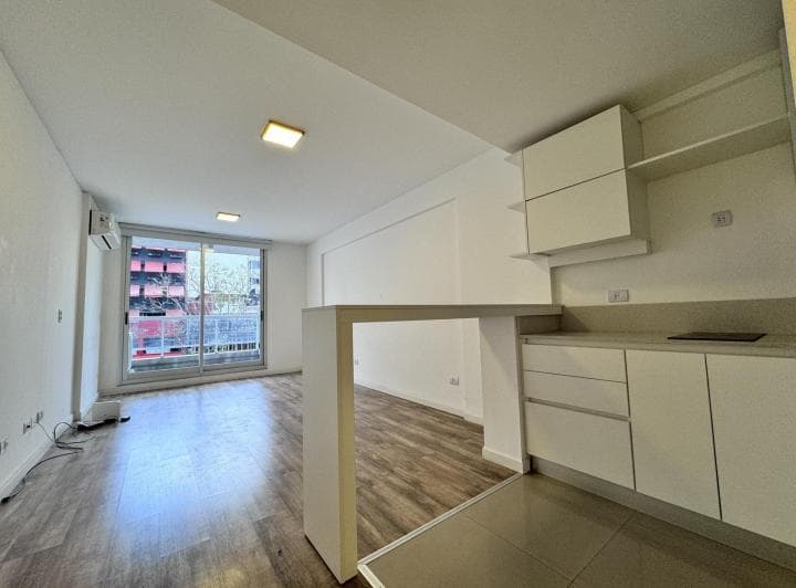 Alquiler Apto Profesional Vivienda Oficina Consultorio Showroom Libertador y Sucre0 - 5