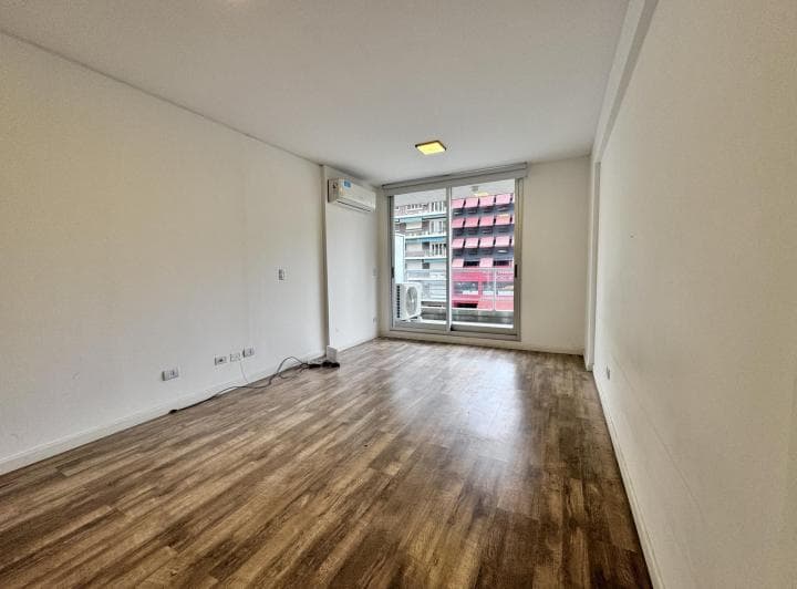 Alquiler Apto Profesional Vivienda Oficina Consultorio Showroom Libertador y Sucre0 - 3