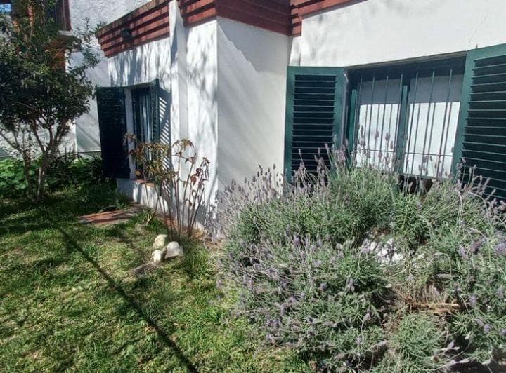 Casa de 4 Ambientes en Venta en Martinez - 2