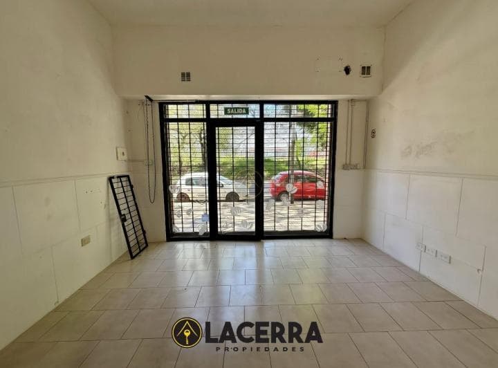 Oportunidad Alquiler Local Comercial Frente a La Estacion de Saavedra - 3