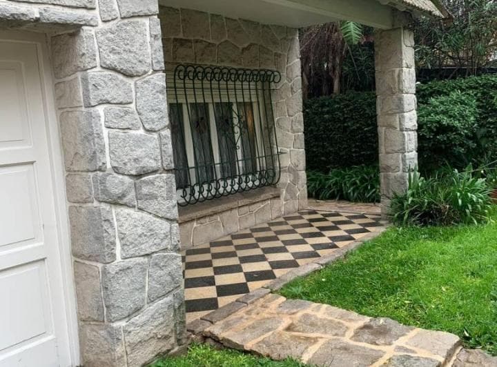 Casa de Estilo en Venta en City Bell - 3