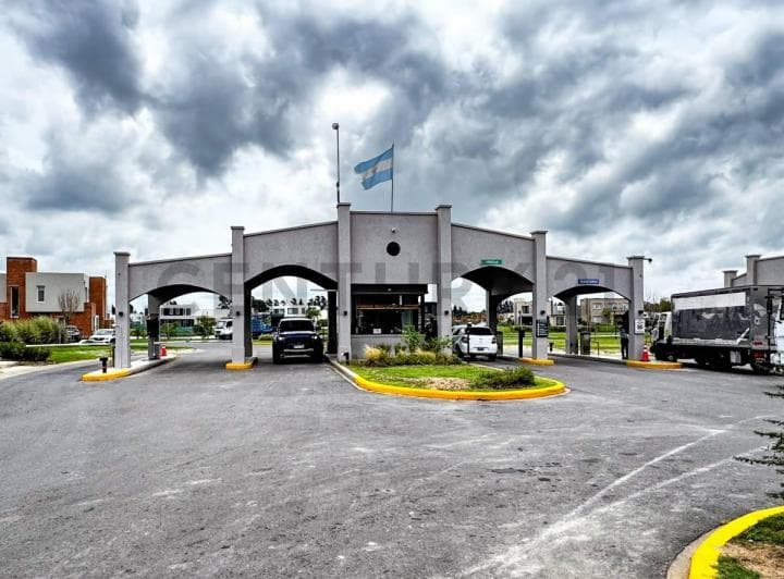 Santa Ana Villanueva Lote Al Agua en Venta con Excelente Orientación - 4
