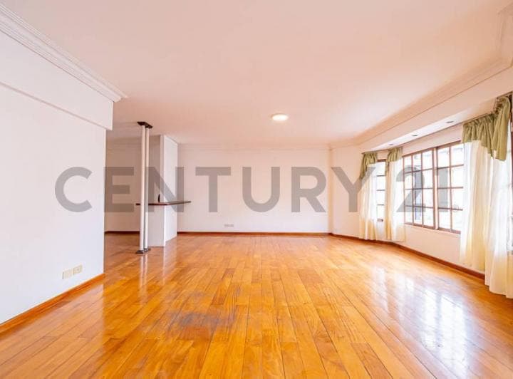 Excelente Piso Entero en Venta en Villa del Parque - 5