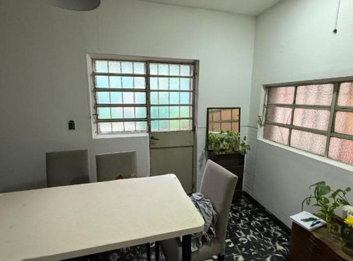 Venta Casa 2 Dorm. con Patio Bº Fisherton - 2