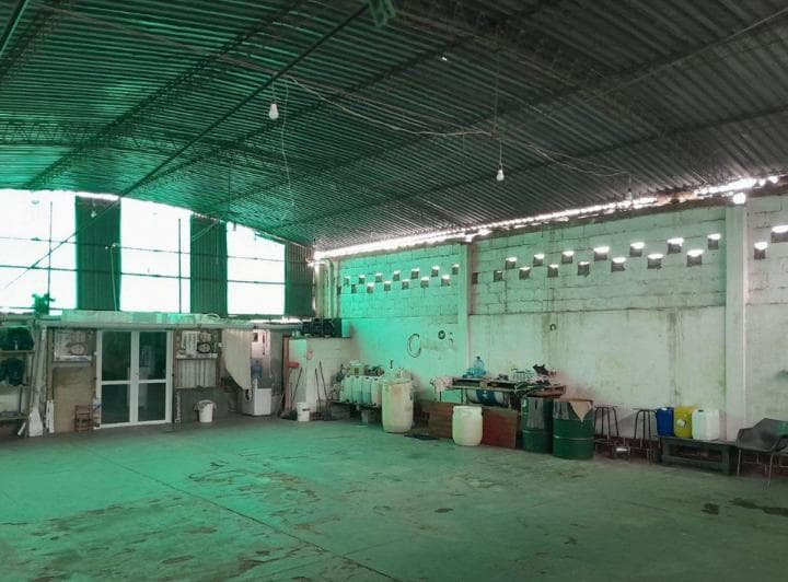 Venta Galpón Cerrado en Quijano, Zona Borax - 3 Dorm - 5