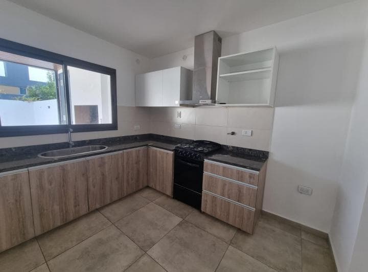 Alquilo Dúplex 3 Dorm. en Docta Etapa 1 - 3 Baños Ingreso Para Vehículo Patio C/asador - 5