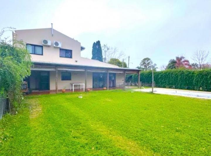 Venta Casa Funes de 3 Dorm. Parque y Pileta - 2