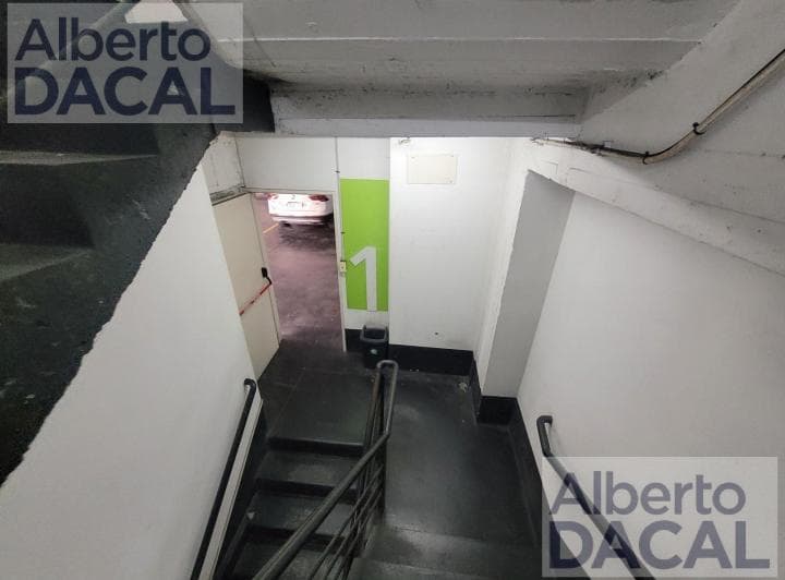 Edificio de Cocheras con Local Comercial - 3