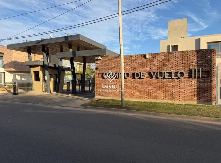 Terreno 230 m² con Proyecto de Arquitectura Campo de Vuelo 3 - 2