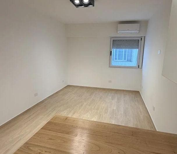 Esmeralda 900 Retiro 1amb U$75.000 - 2