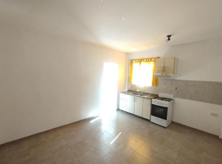 Alquiler - Departamento 2 Ambientes con Amplio Patio - 5