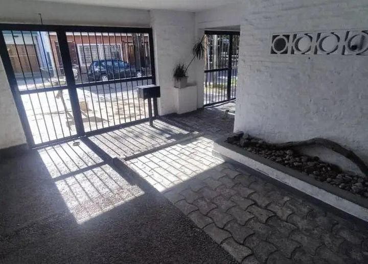 Departamento 2 Amb Frente Venta Villa Sarmiento - 2