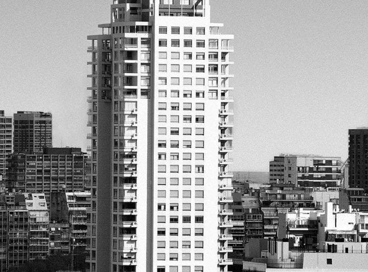 Departamento 3 Ambientes en Alquiler con Vista Al Río y Cochera en Quartier Oro - 2