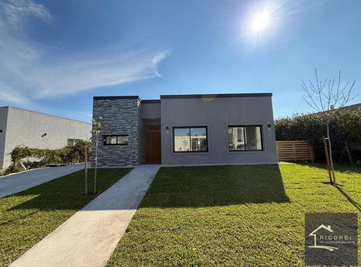 Casa en Venta en San Ramiro - 2