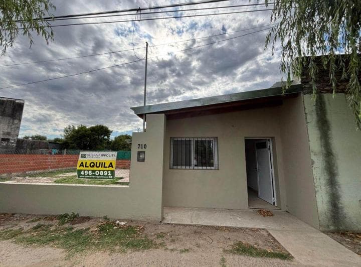 Casa en Alquiler de 1 Dormitorio en Roldán - 2