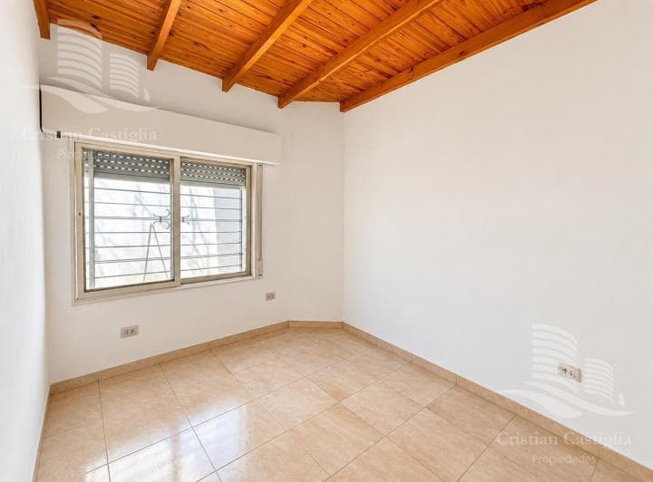 PH 2 Ambientes con Patio Al Frente en Alquiler en Boulogne - 5