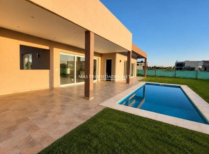 Venta Casa en San Simón 3 Dorm. - 2