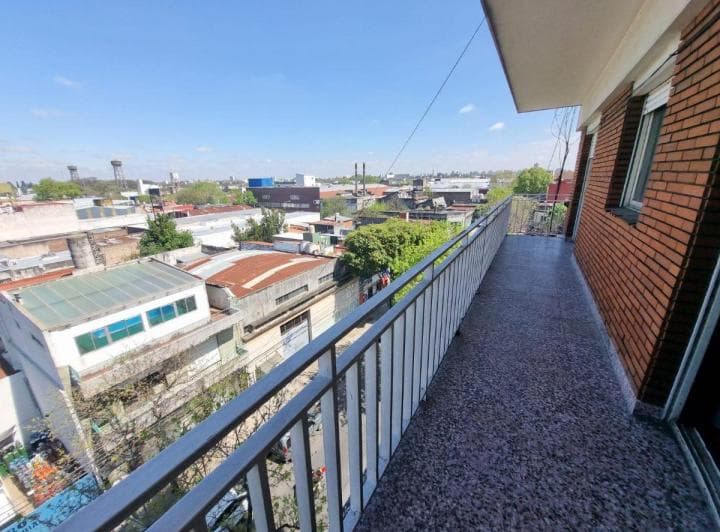 Mataderos 4 Amb Al Frente con Balcon Corrido - 3