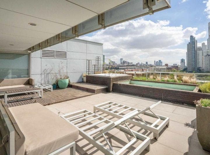 Piso Alto con Terraza y Jacuzzi Privado Zencity - 2