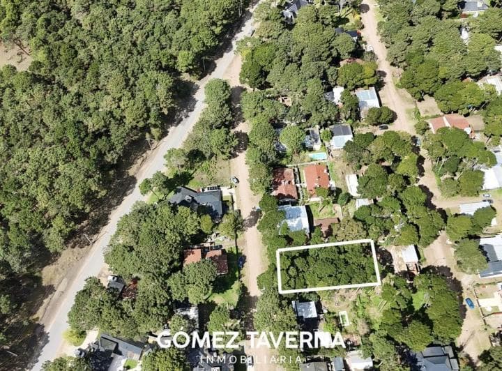 Lote Multifamiliar en Venta en Pinamar - 2