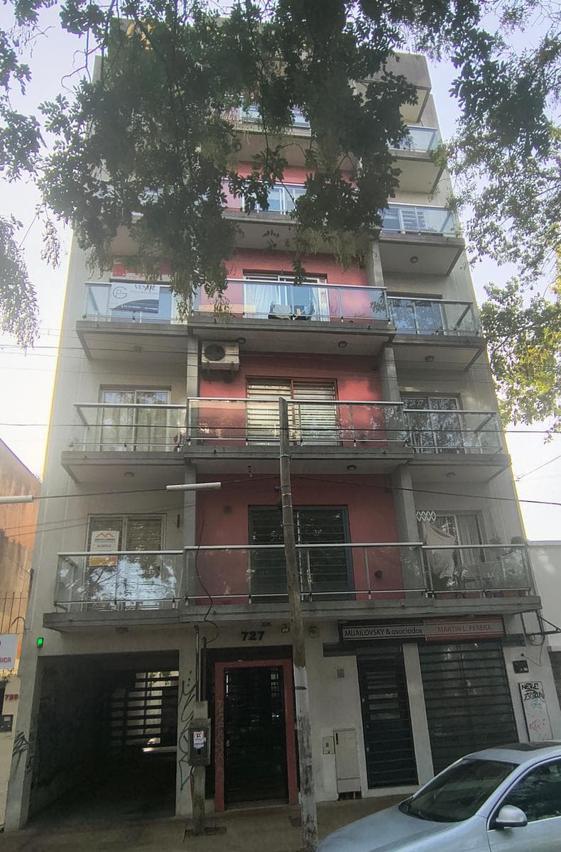 Vienta de departamento cochera en la plata