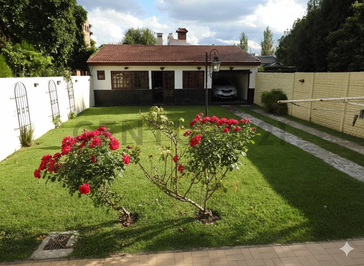 Casa 3 ambientes en City Bell - Apto crédito