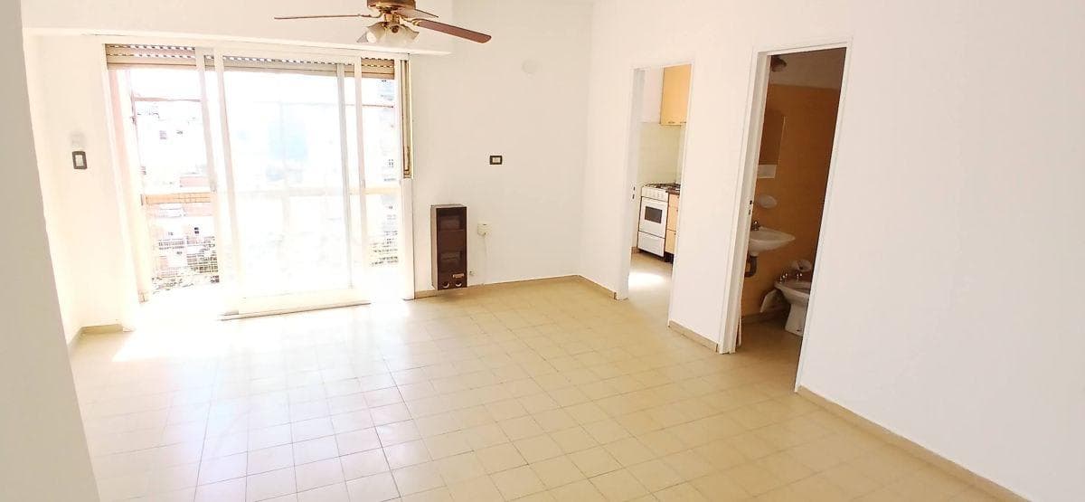 Floresta Depto 1 Ambiente con Balcon