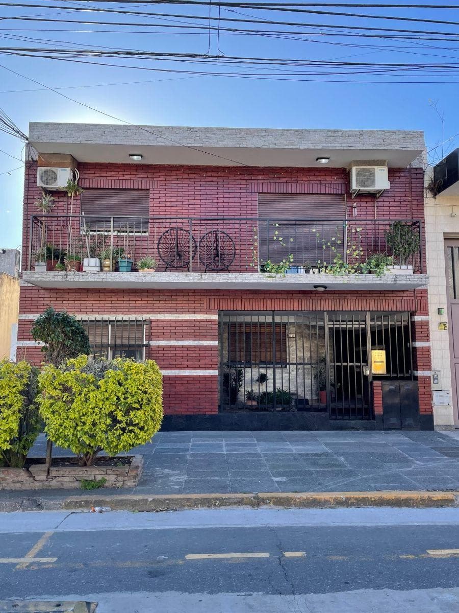 PH 4 Ambientes en Liniers - Muy luminoso y en excelente estado