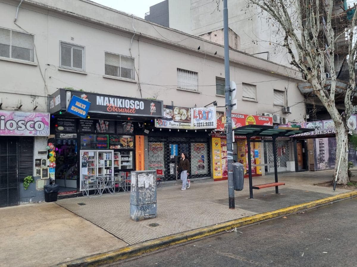 LINIERS DEPTO 2 ambientes al frente con patio