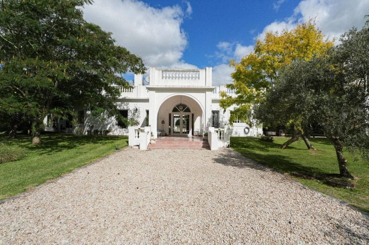 Vende Casa de Campo con Gran Parque (Camposderoca)